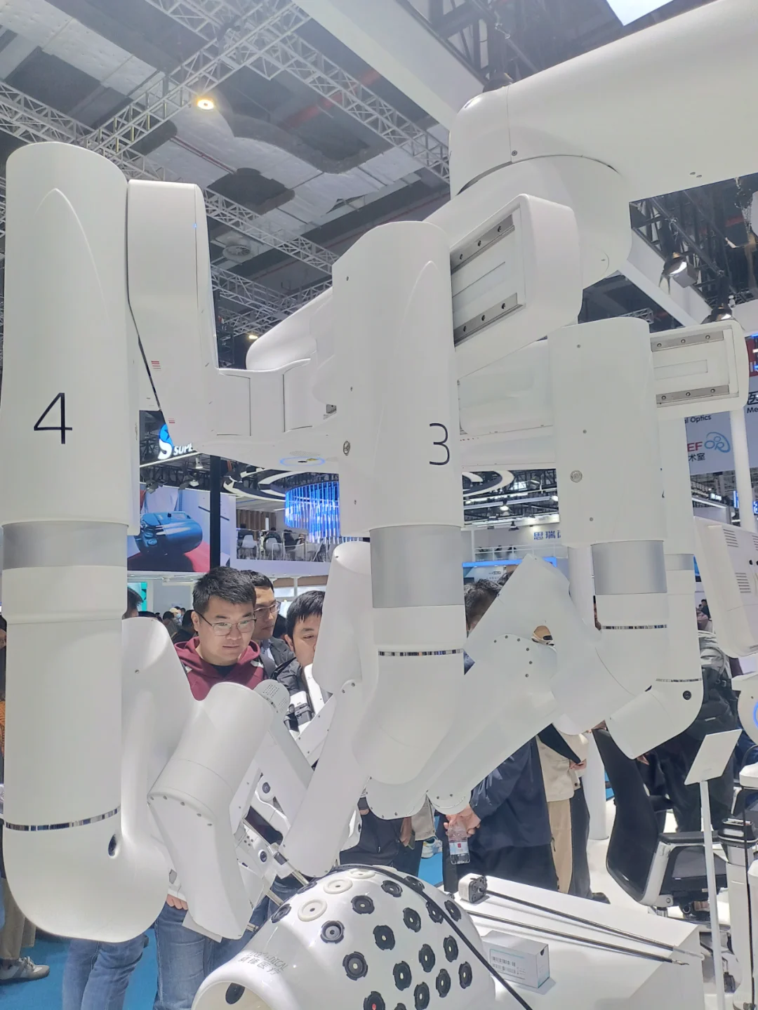 国产医疗设计碾压标杆达芬奇？?⚡️