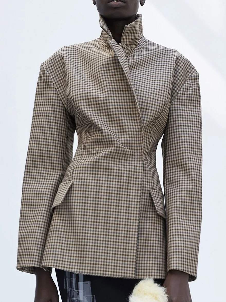 西装趋势中的「宽肩收腰」转向