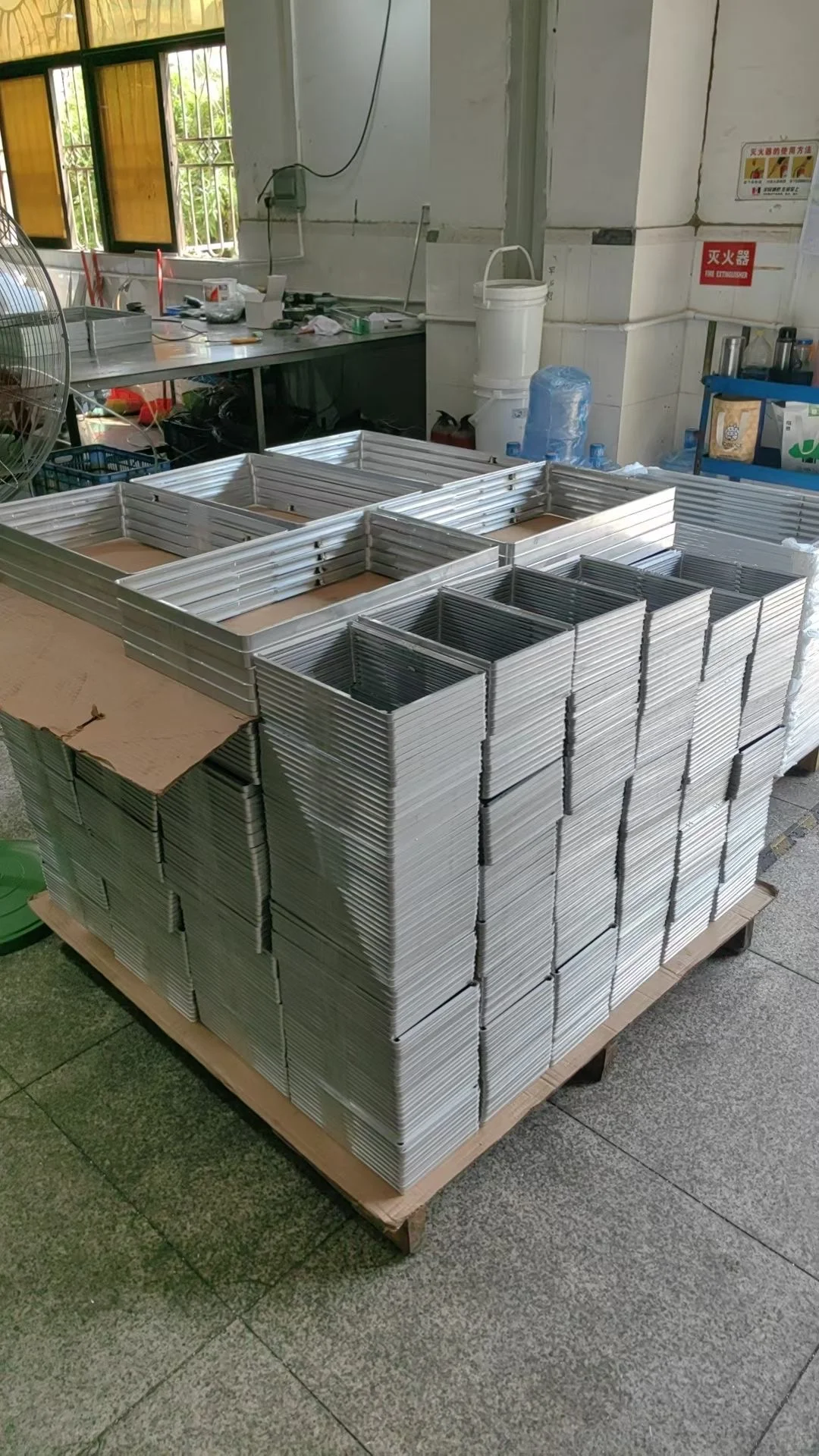 铝型材定制车间