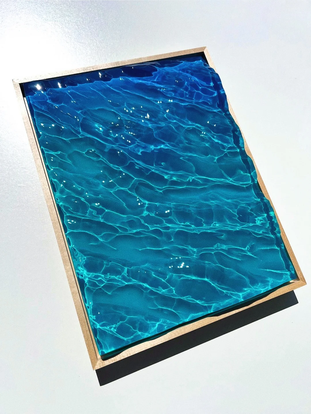 我用滴胶做了幅画把大海带回家｜手工友人