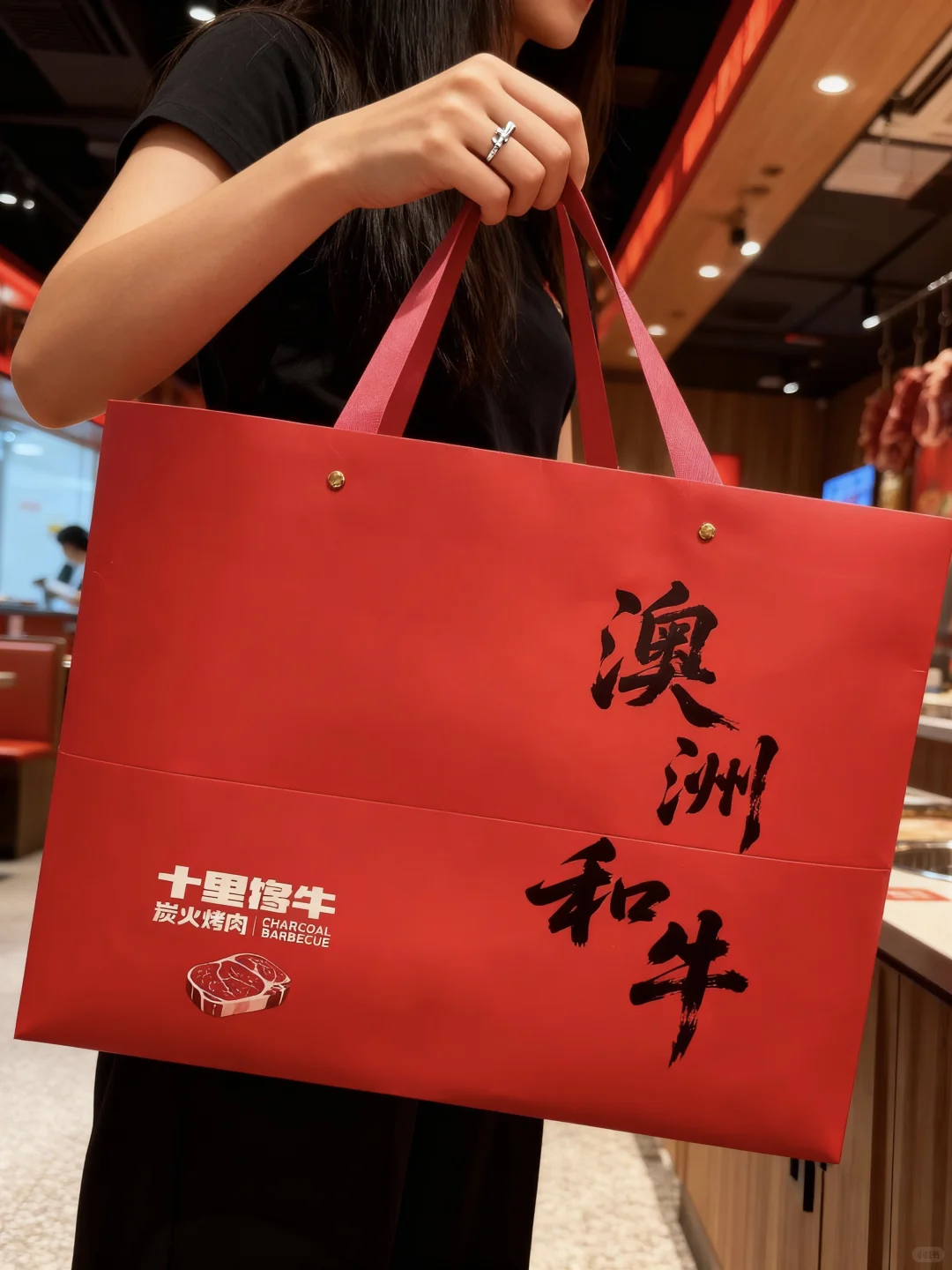 PANTONE的效果外加局部UV,叠加压纹的体验