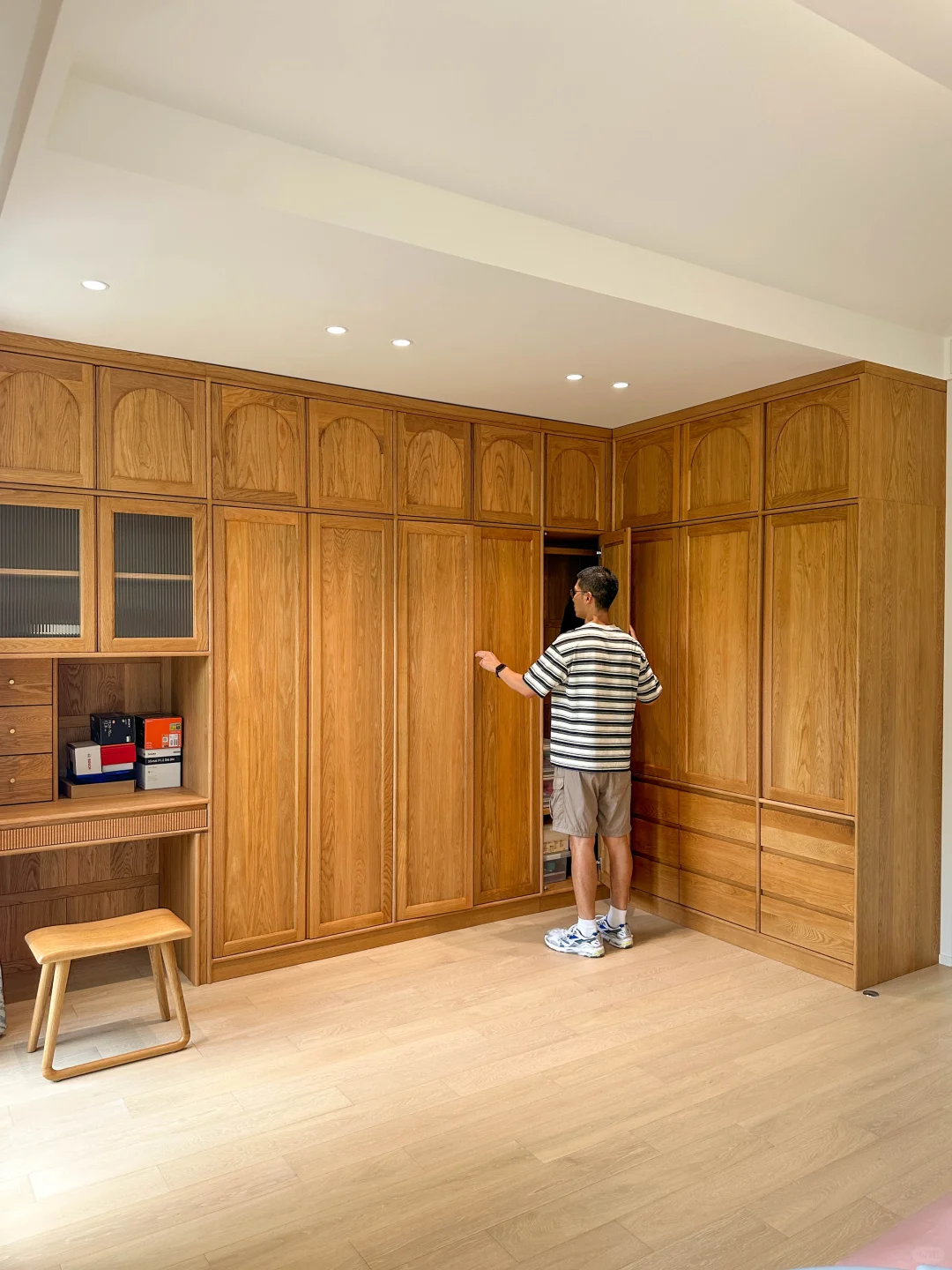 多亏有满墙衣柜✌️换季不用麻烦整理衣物