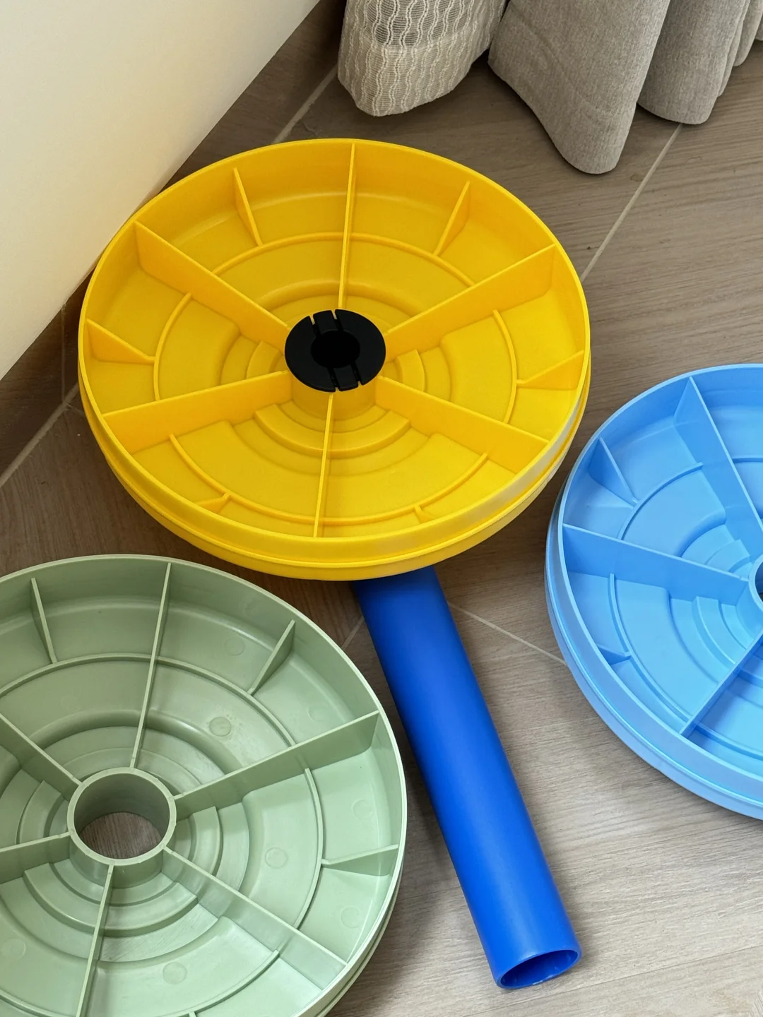 选对材质很重要！比加的多轮是HDPE多轮！