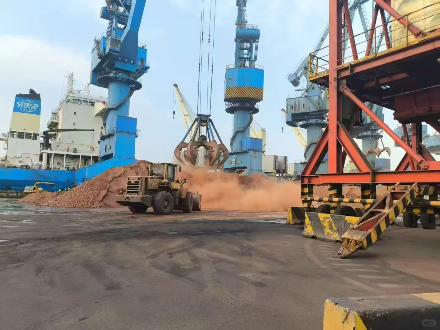 供应几内亚和马来西亚铝土矿