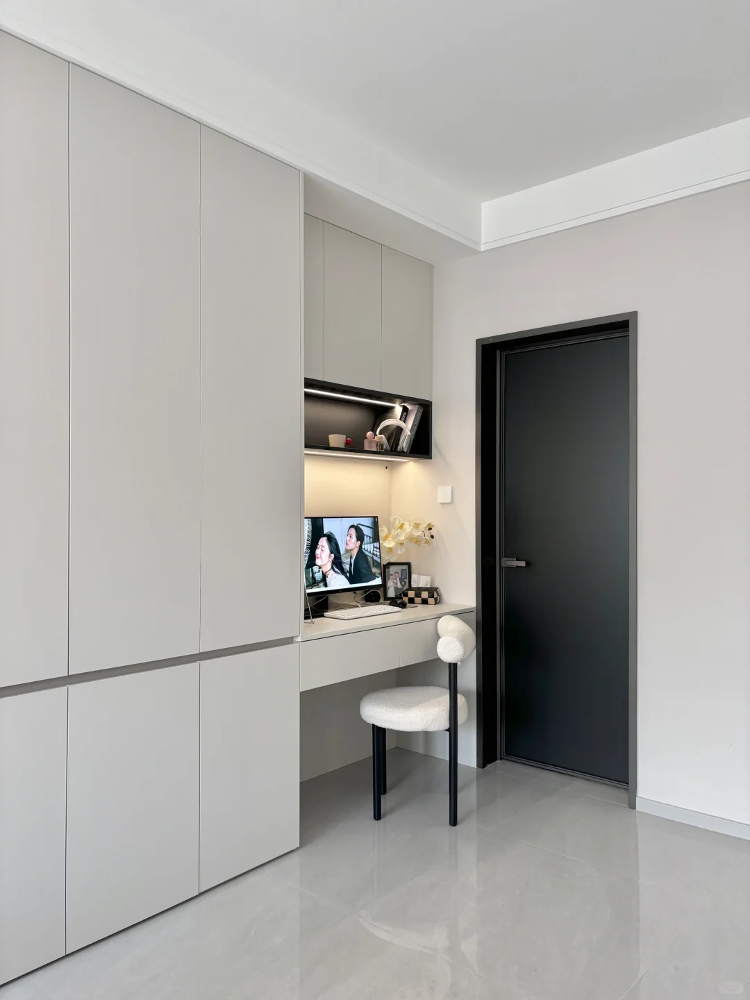 3.2m开间做床尾柜太舒服了,比衣帽间还香!