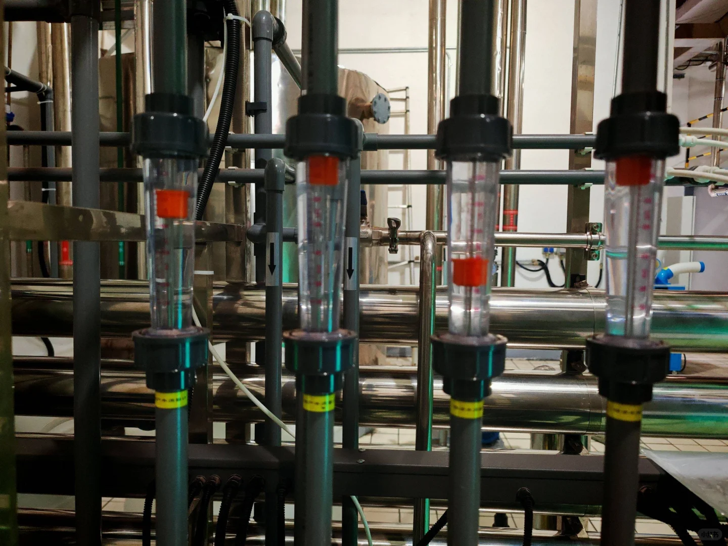 实验室中纯化水与纯水的选用指南