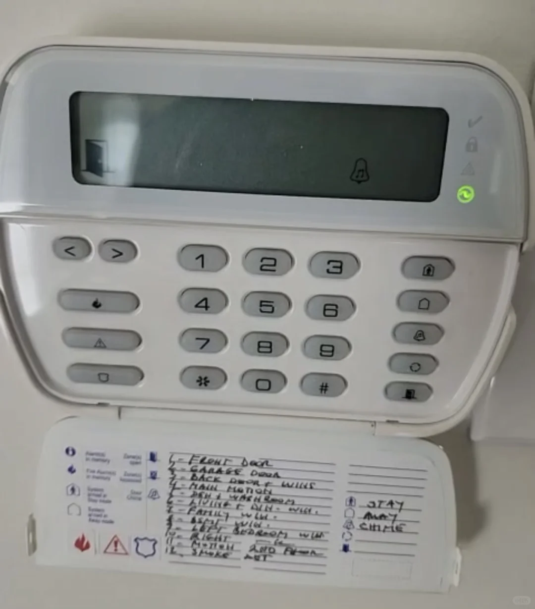 维修dsc报警器黄色故障灯亮，系统滴滴响