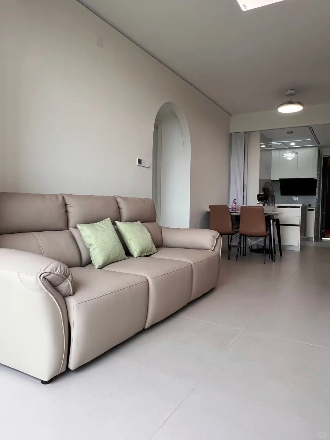 69㎡装出90㎡的既视感！小户型奶油风直接抄