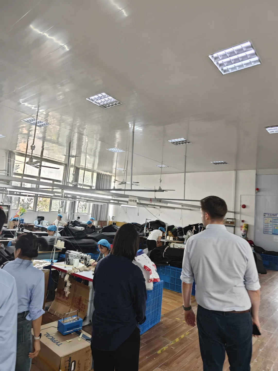 外国友人来我们厂了?