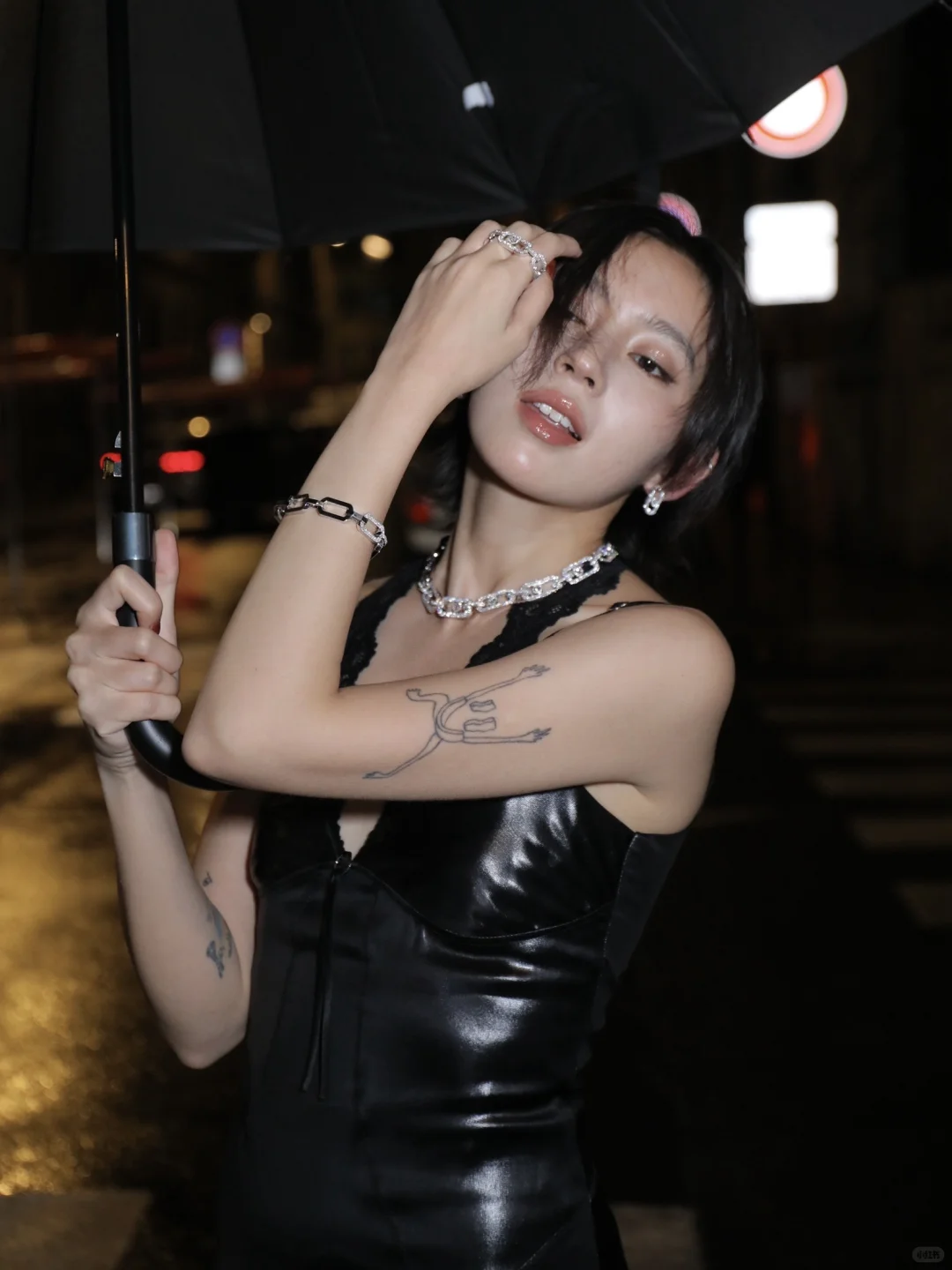 被巴黎的夜晚闪耀到了！