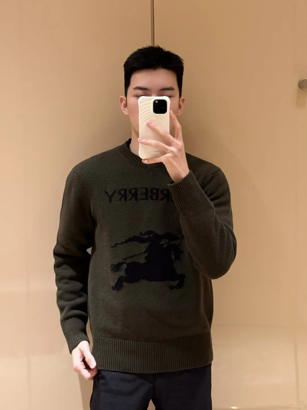 Burberry骑士徽标针织衫｜典藏英伦风情!!