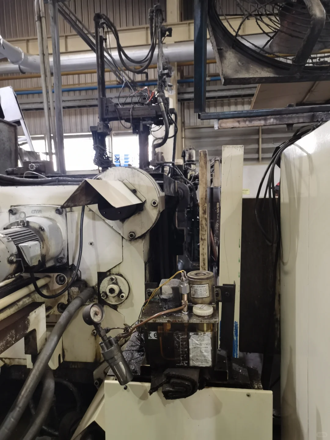 泰国工厂使用中的东芝350压铸机