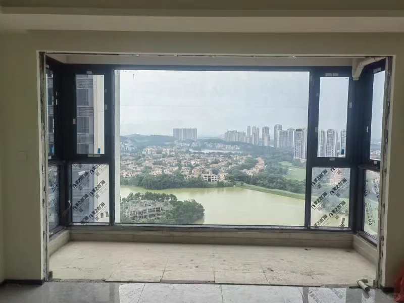 广州700加一平的断桥铝平开窗是什么配置？