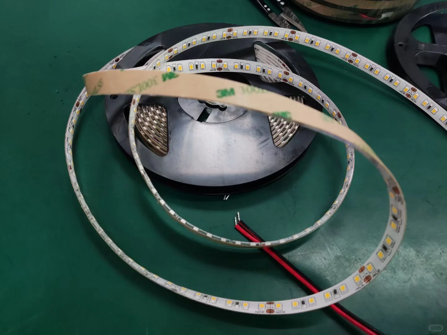 2835滴胶防水灯带