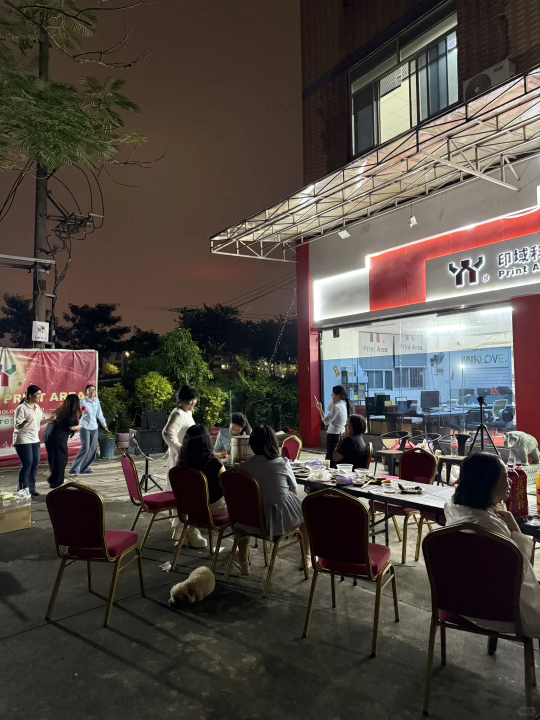 来一场烧烤活动 及时补充能量?