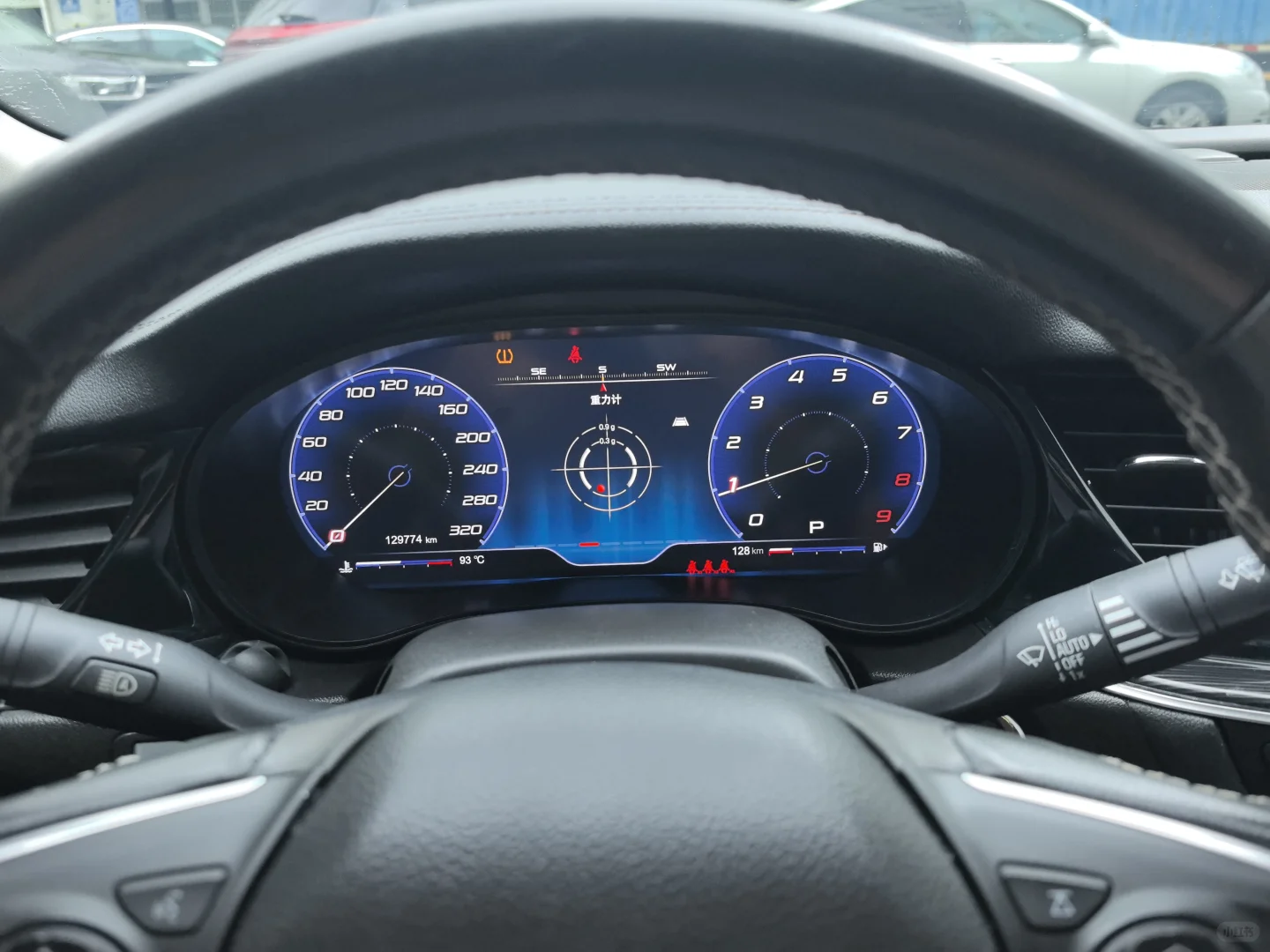 新君威液晶仪表盘