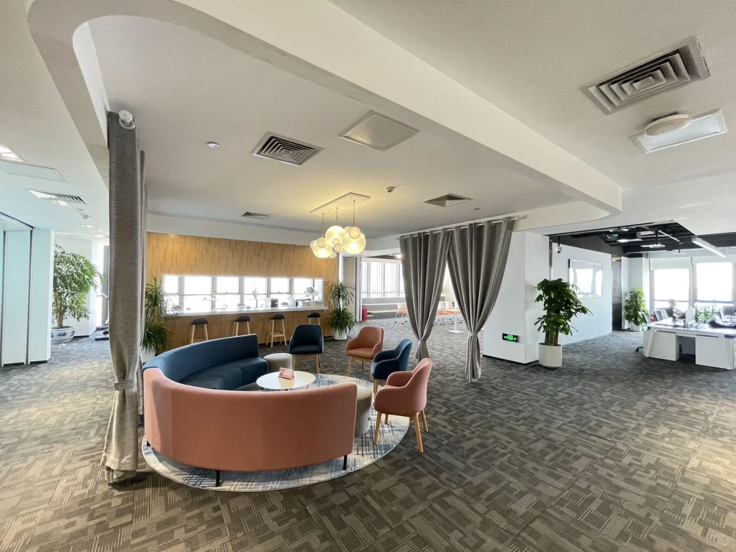 字节同款!中国卫星通信大厦=海淀科技新贵