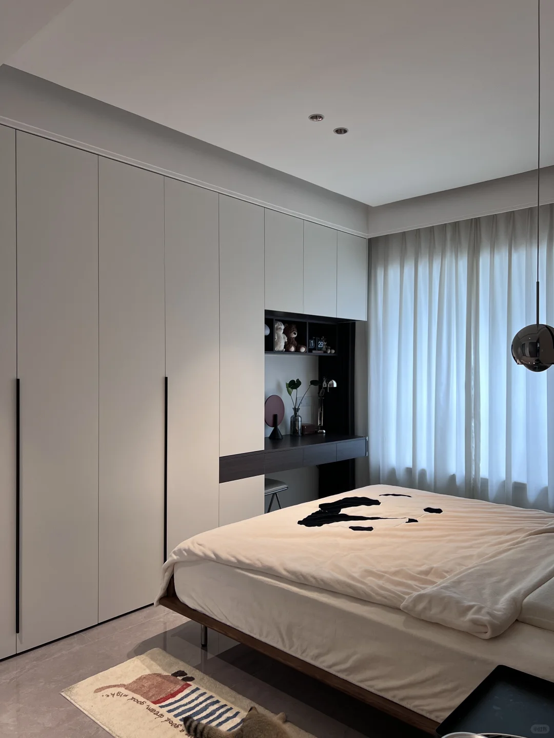 开间3.1m做满墙床尾衣柜真的太舒服了！！