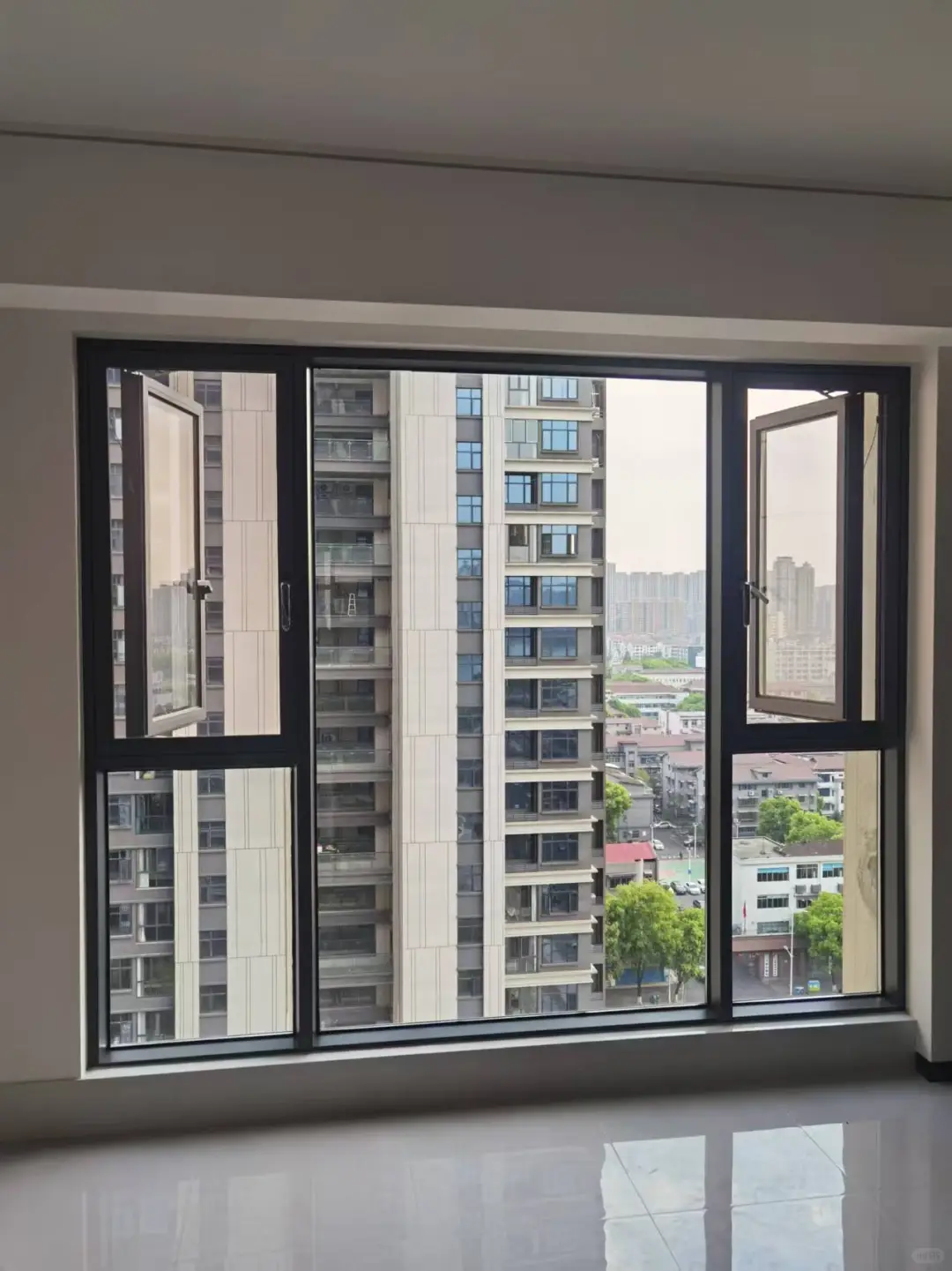 十里外滩，110系列断桥铝窗纱一体