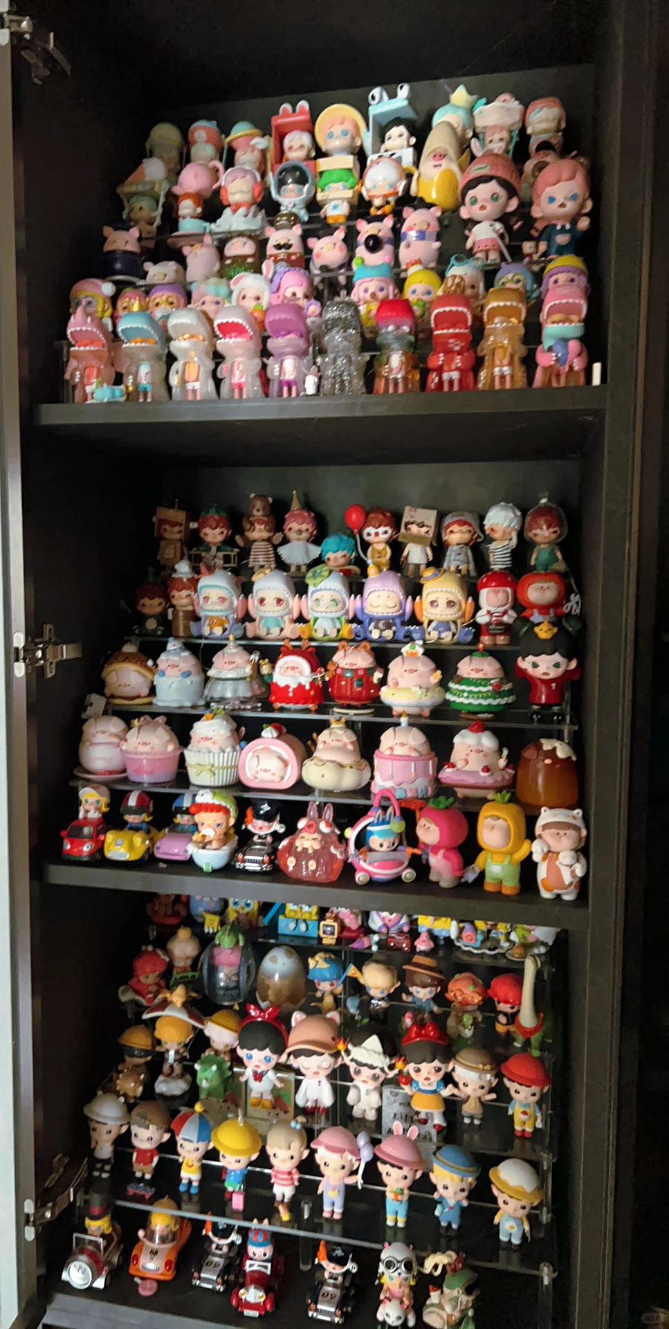 每个都是宝！小众盲盒收藏室，盲盒墙