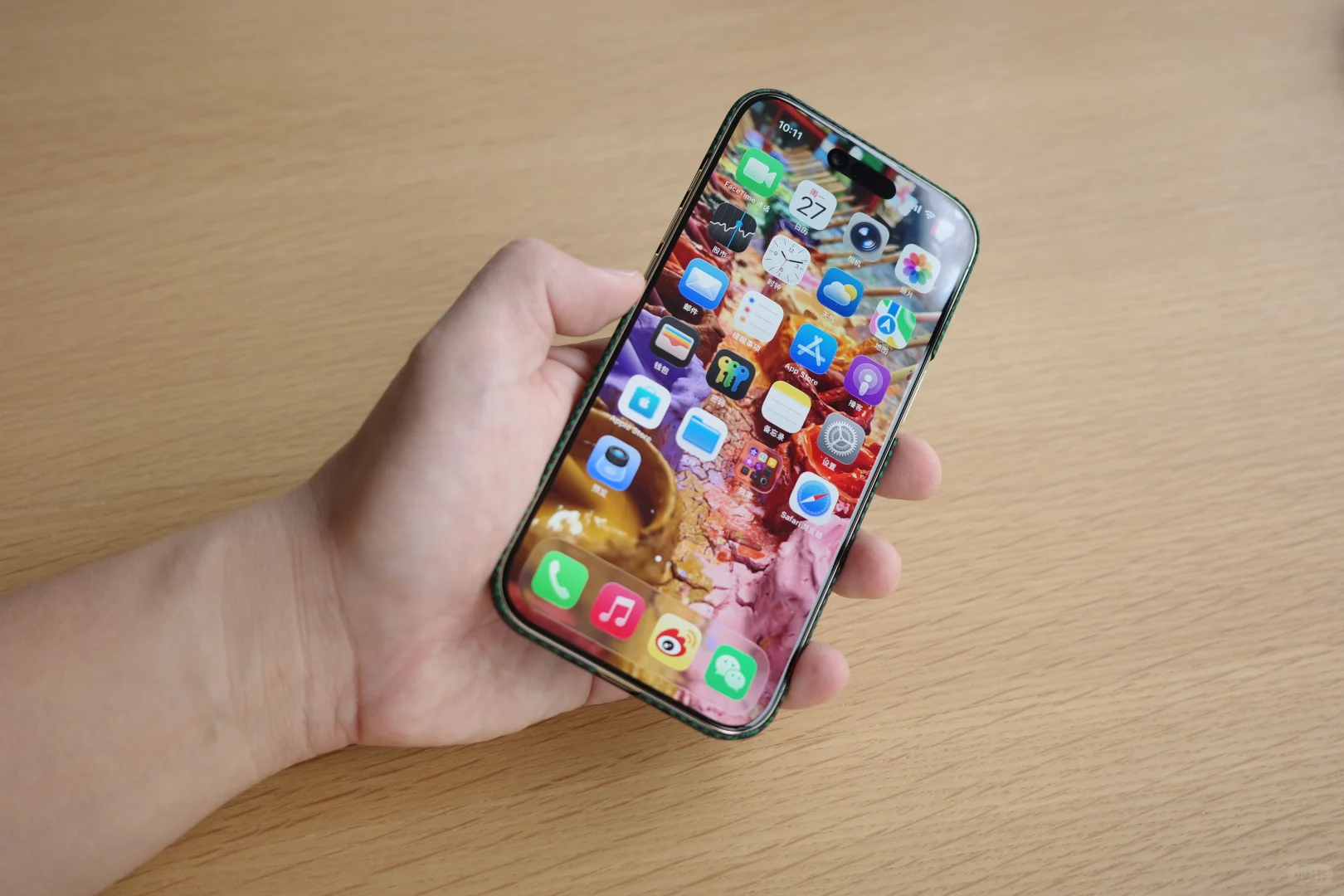 iPhoneAir：一台握着像超薄饼干的手机