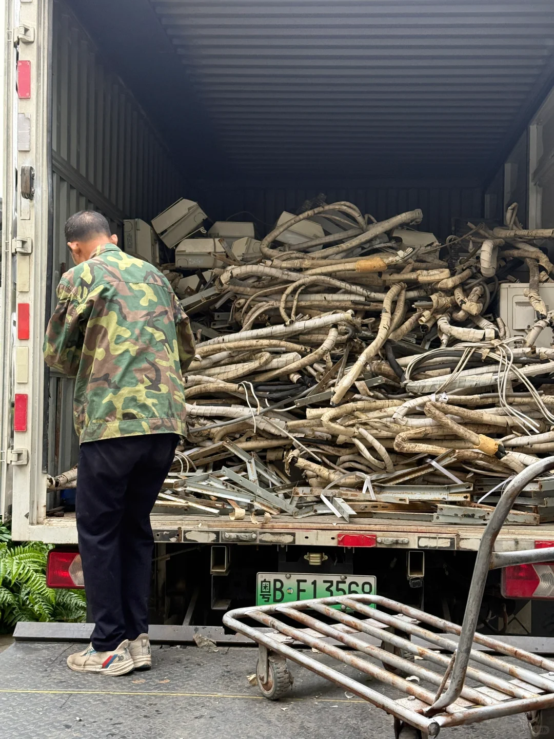 深圳上门回收二手家具家电空调办公用品