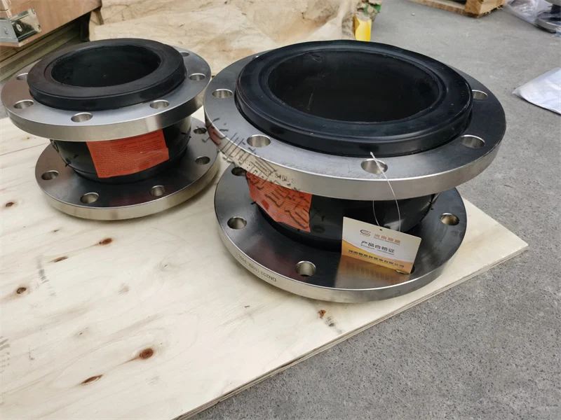 揭秘三元乙丙船标法兰橡胶接头