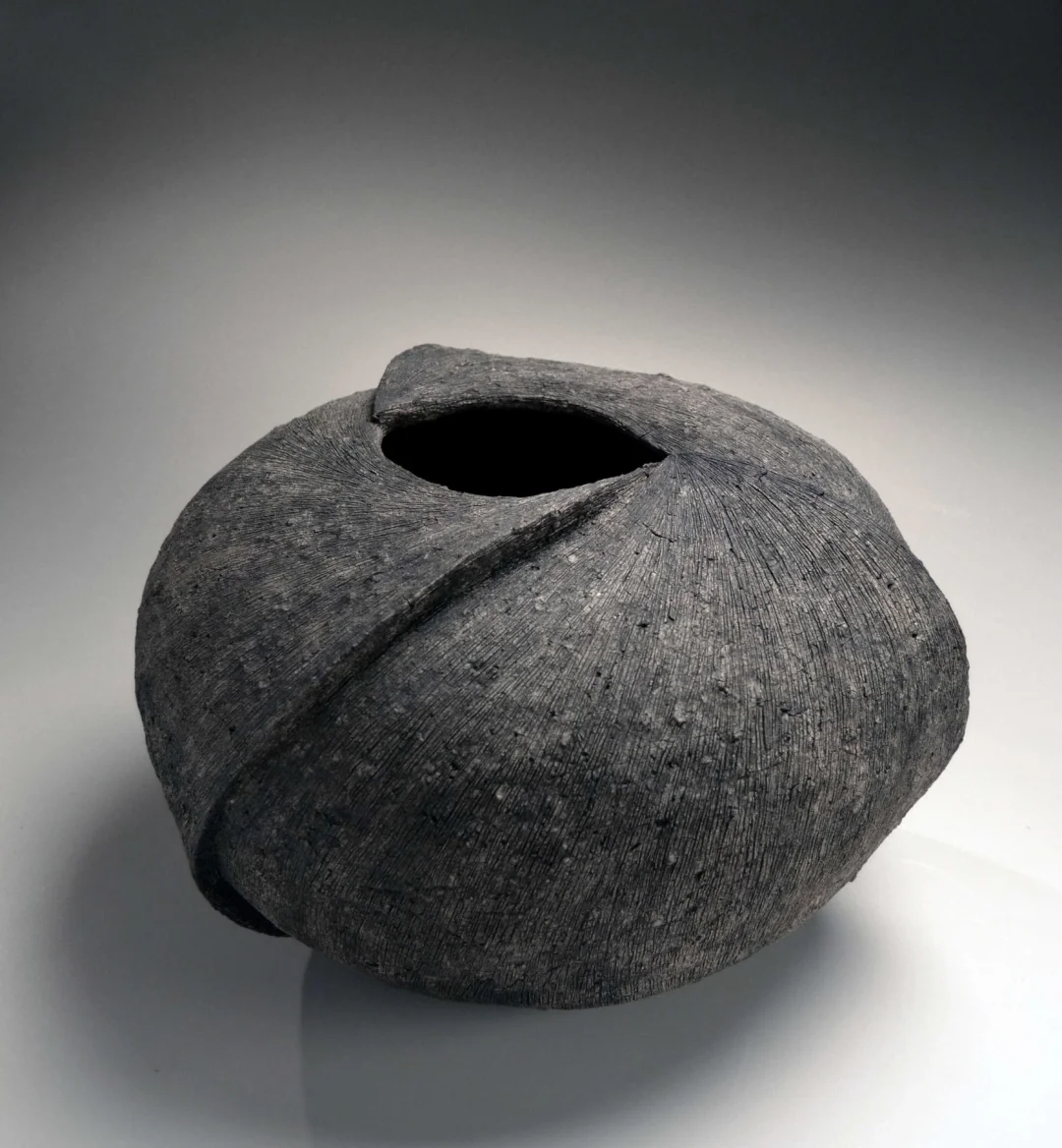 螺旋式陶瓷艺术品