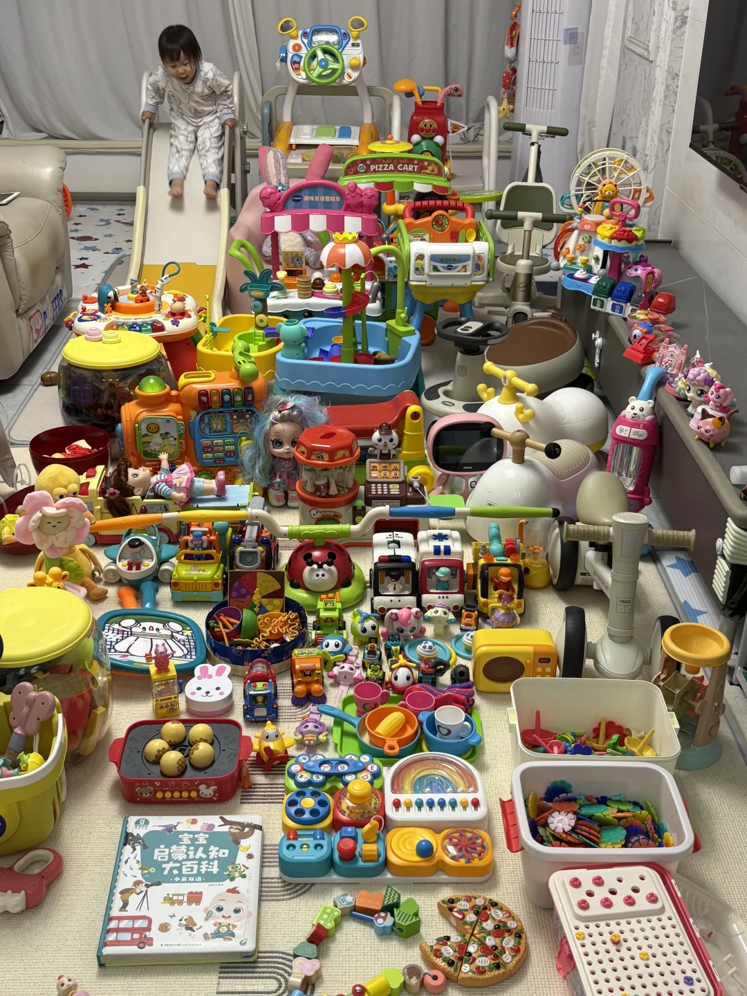 谁家还没有点玩具呢！虽然不多，但够玩
