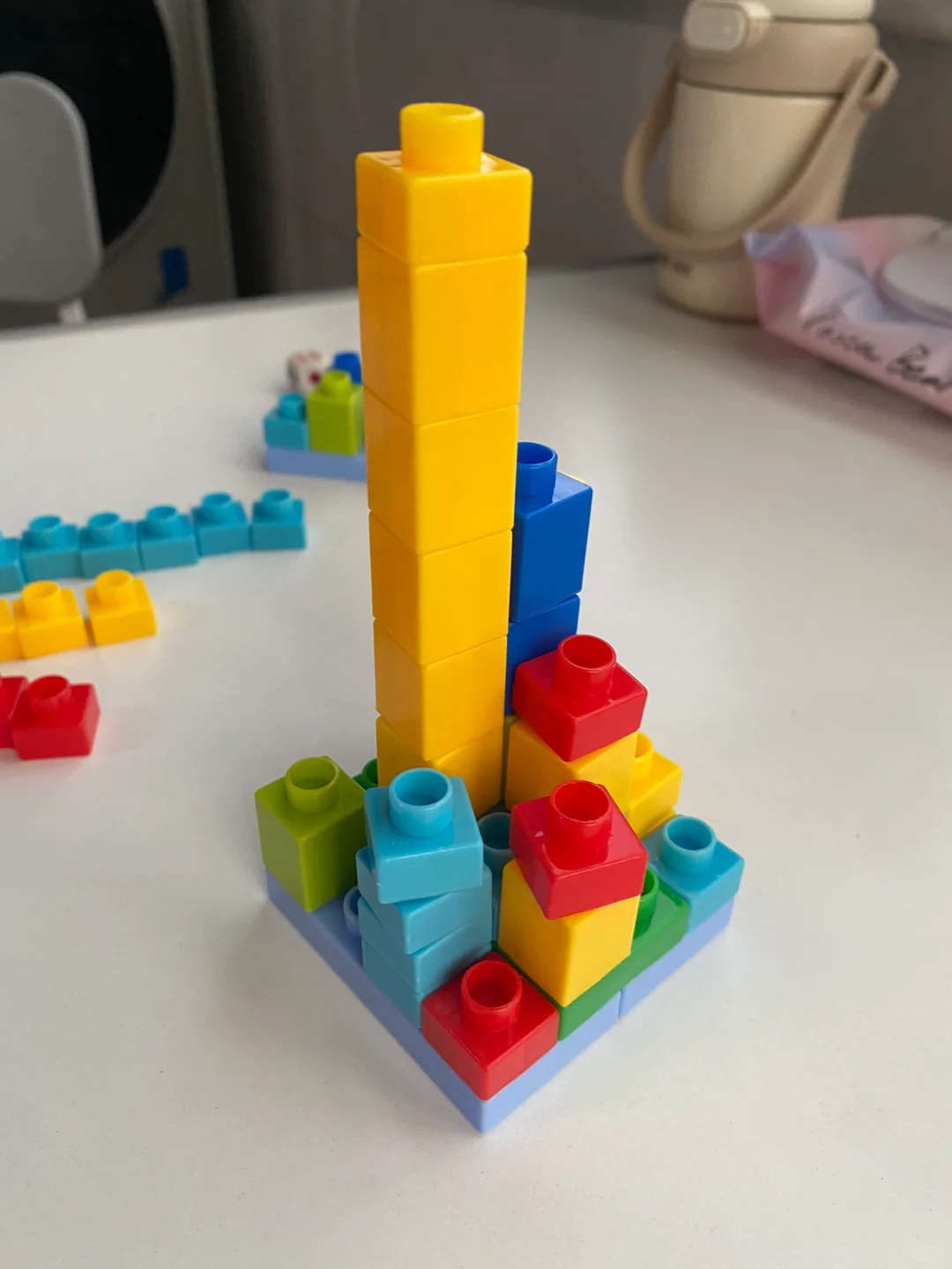 分享｜2岁小孩搭积木 放手让他玩 会有惊喜