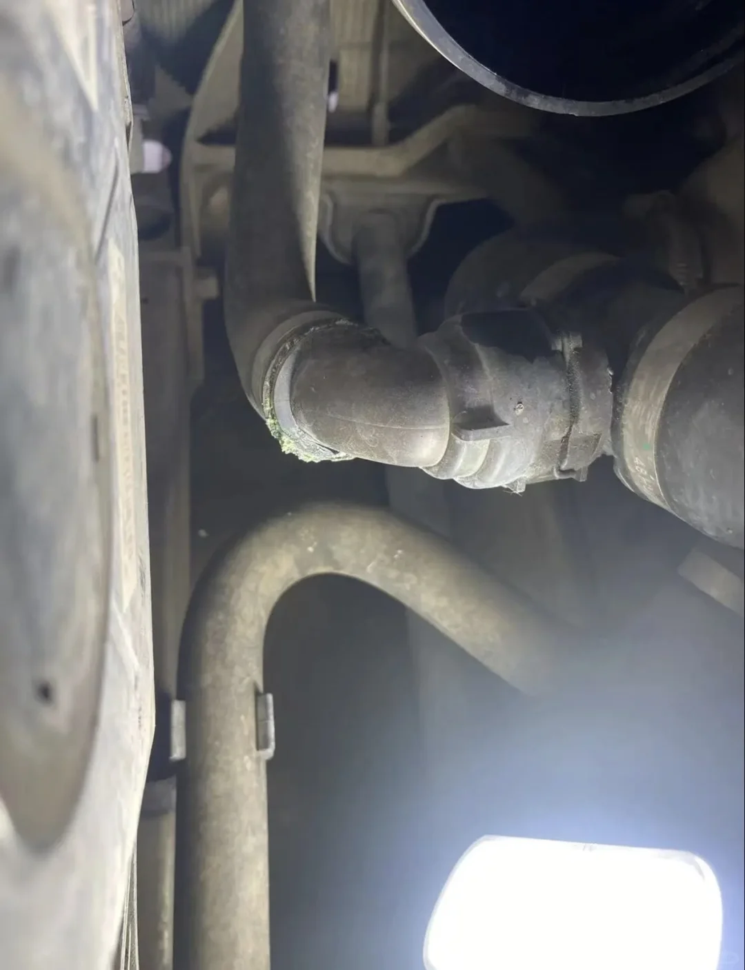 汽车水管：从软趴趴到硬邦邦的温度变形记