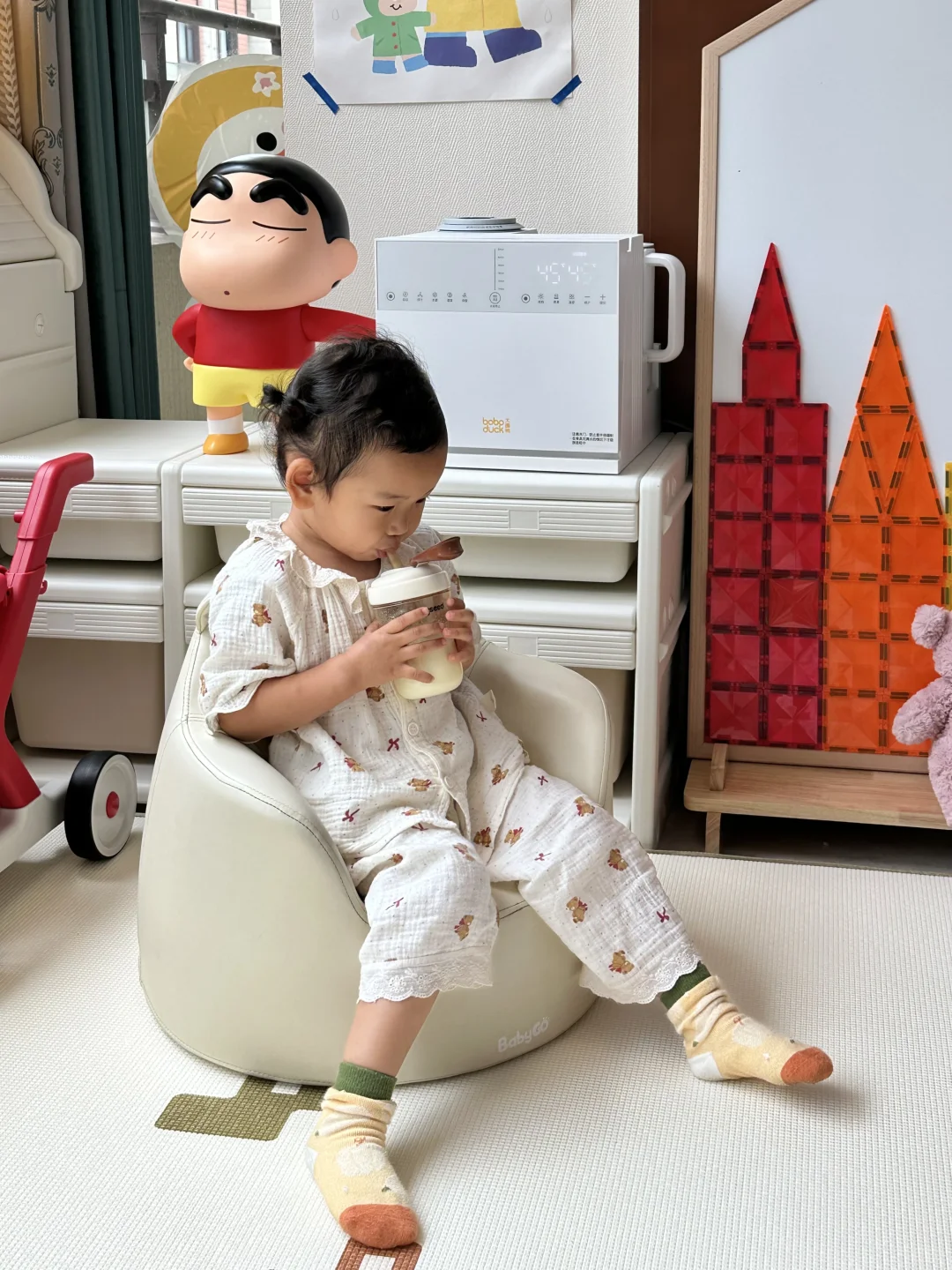 巴掌大的阳台装满了女儿的快乐