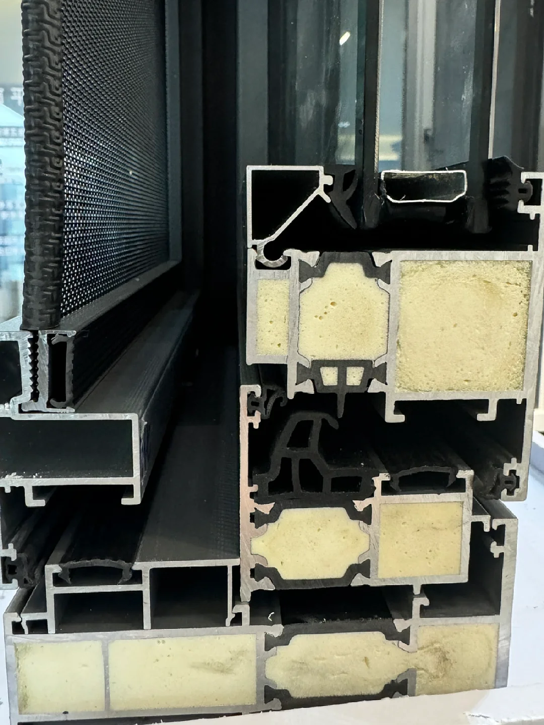 ?选门窗必知 | 真假汽车级密封条鉴别攻略