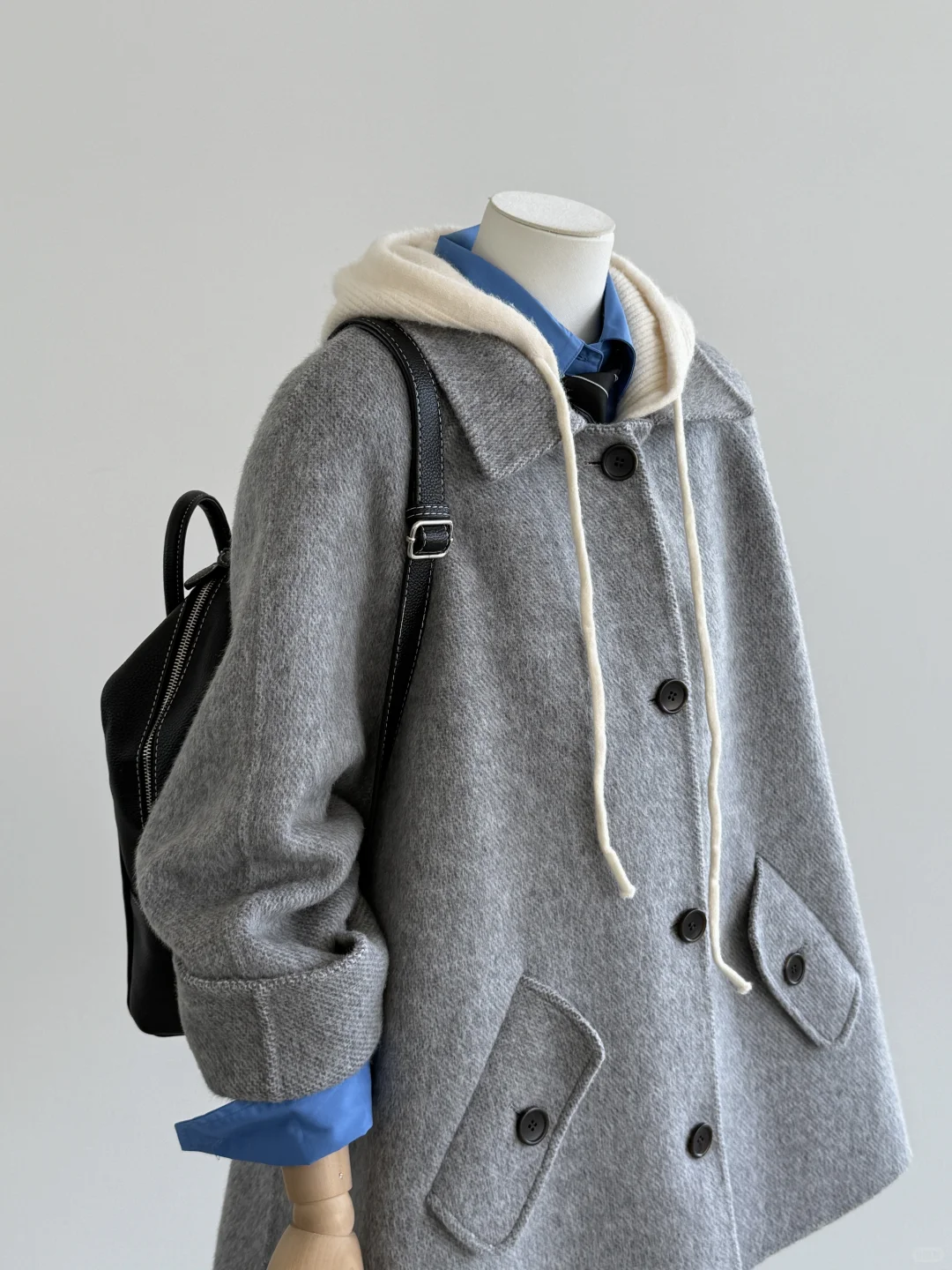 秋冬的时髦-小A字版大衣也可以这么甜