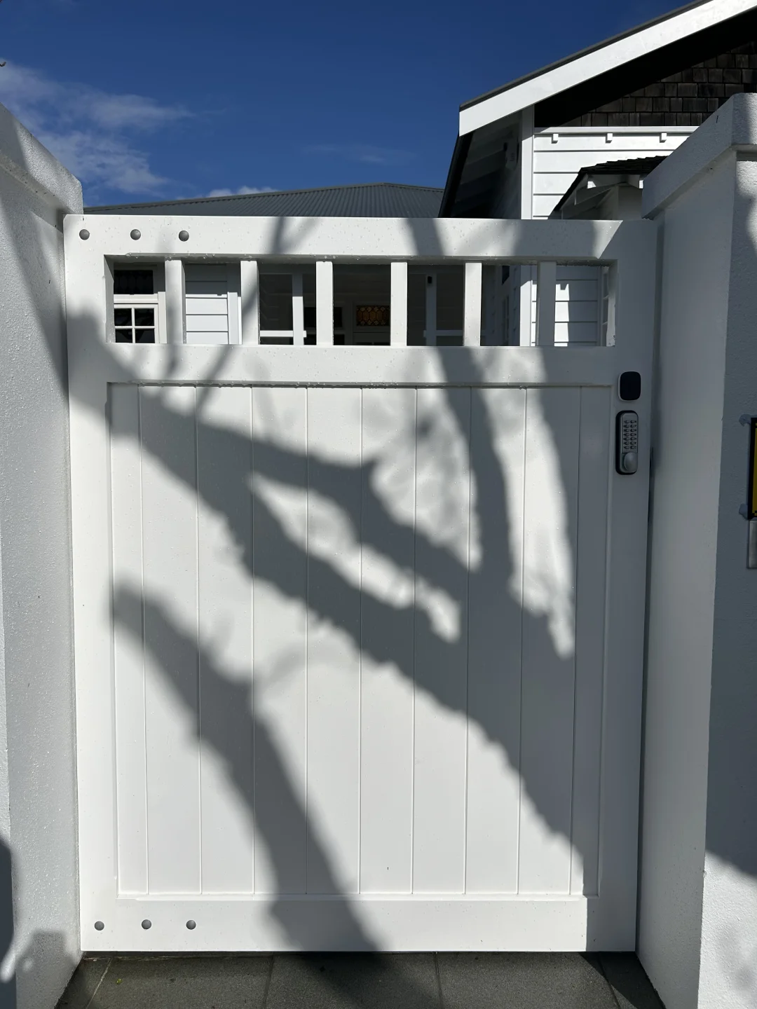 院门锁以方便自己出入为主