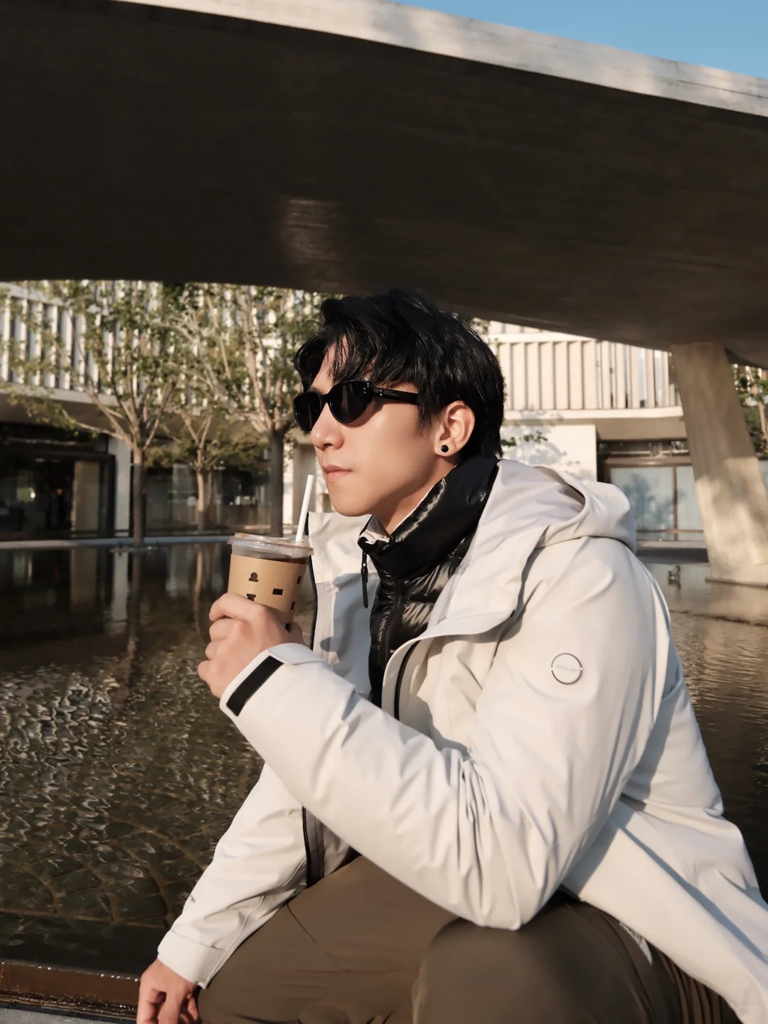 从城市到阿那亚,冲锋衣hold住所有景