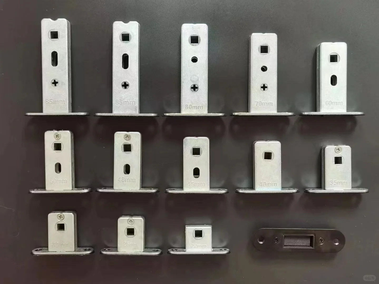 卫生间门磁吸锁体更换机械锁体成功