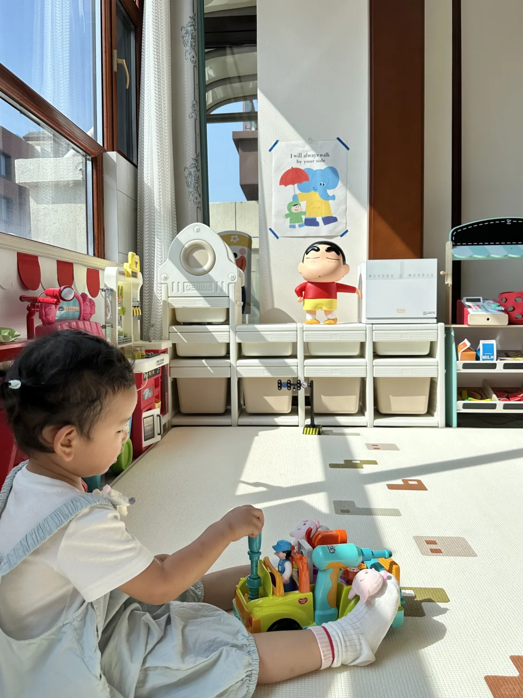 巴掌大的阳台装满了女儿的快乐