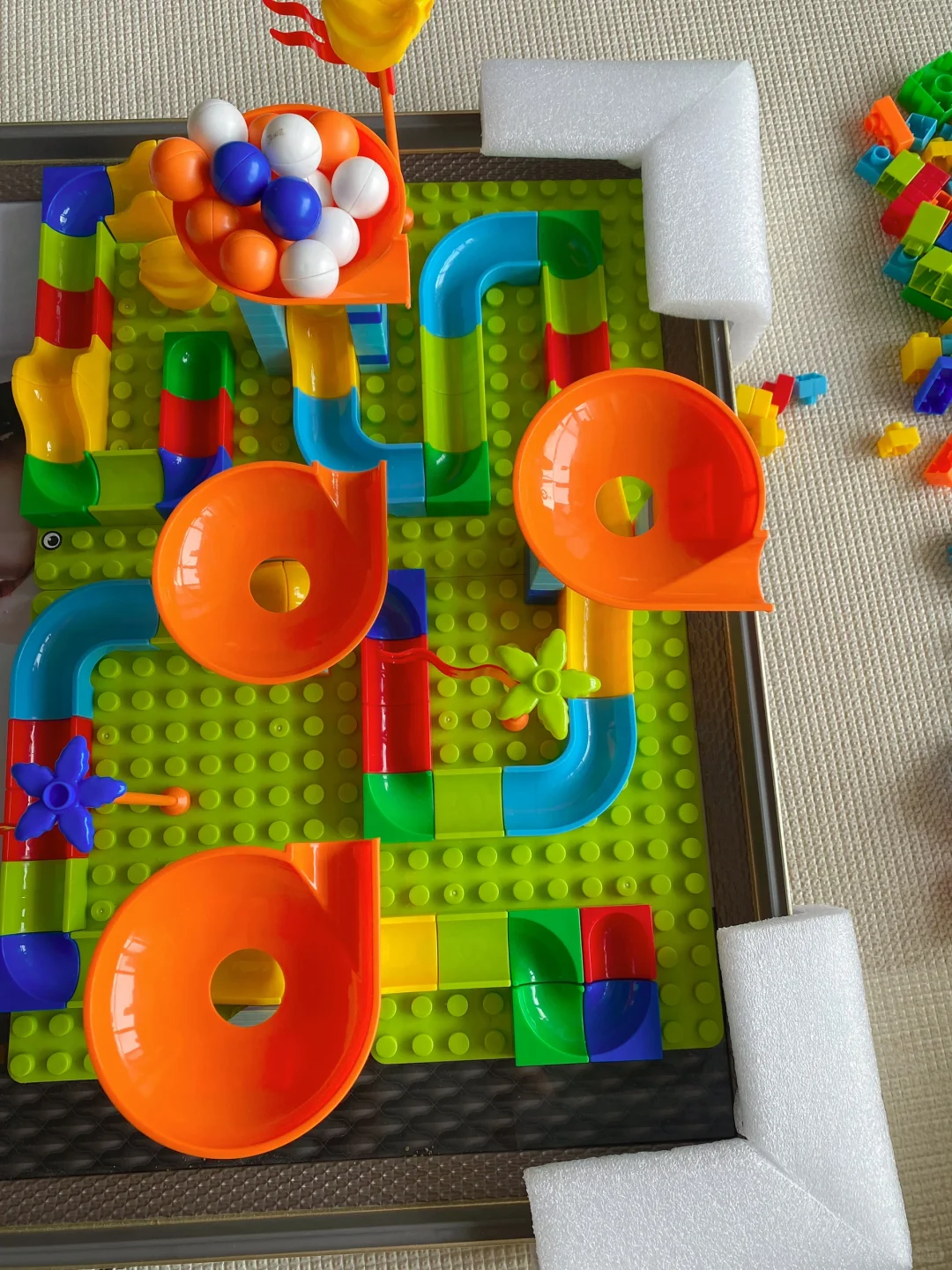 分享｜2岁小孩搭积木 放手让他玩 会有惊喜