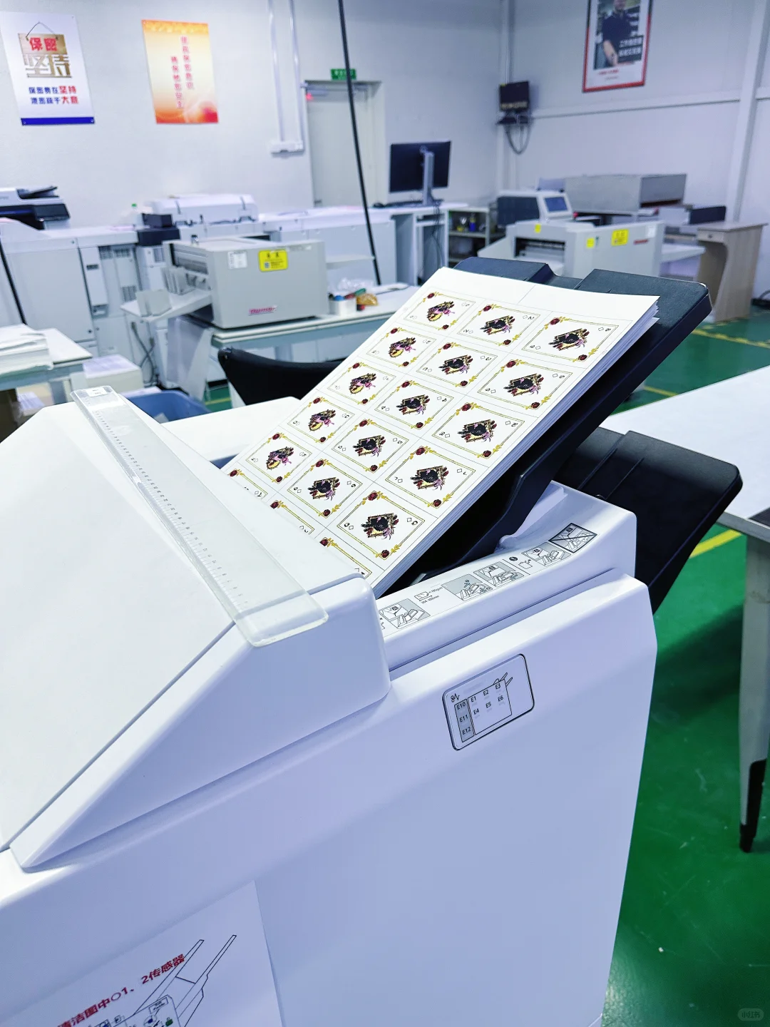 小批量卡牌，只能是数码机打印