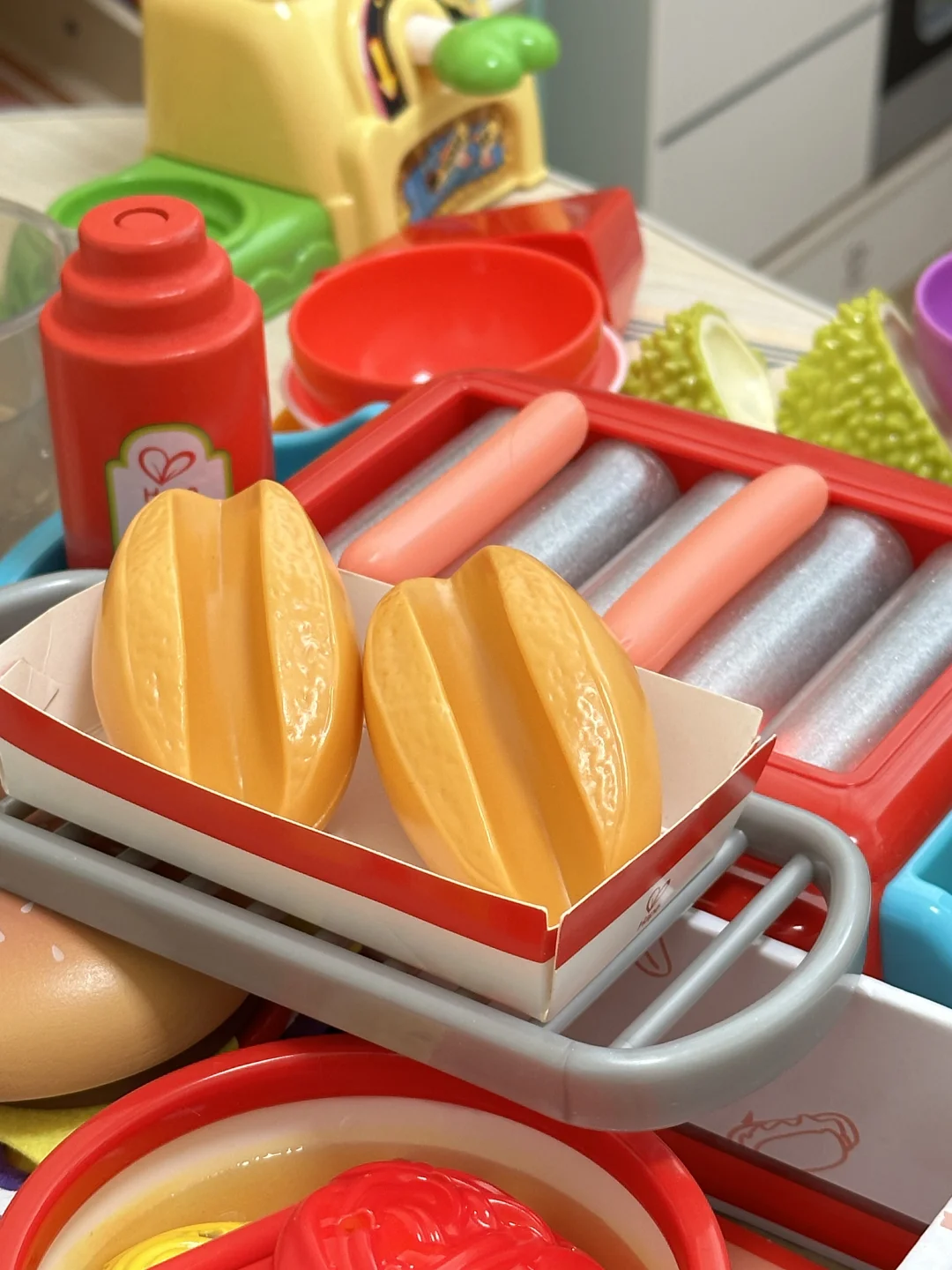 她真的好爱这些厨房玩具??