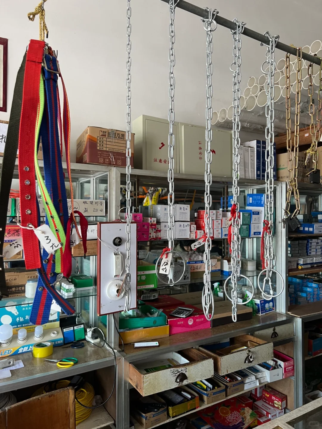 浦江乡下的这家五金小店，堪称收纳届天花板