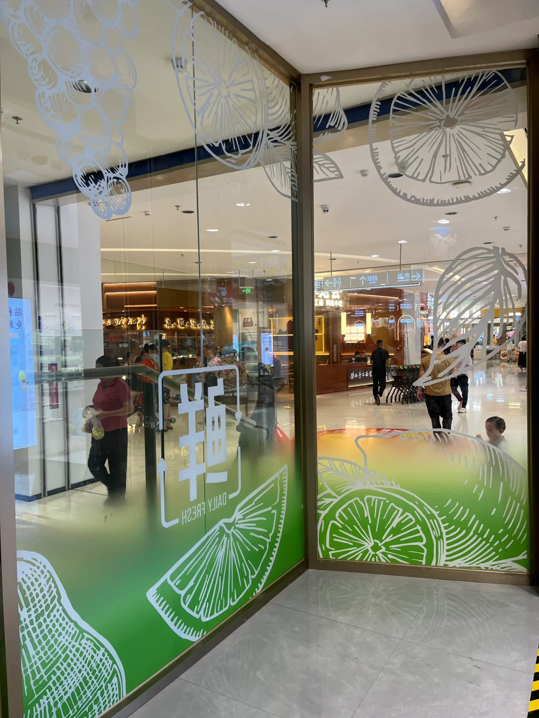 这样的超透玻璃贴效果非常好