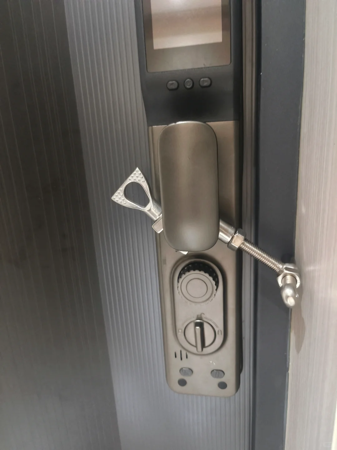 外开门防盗反锁神器