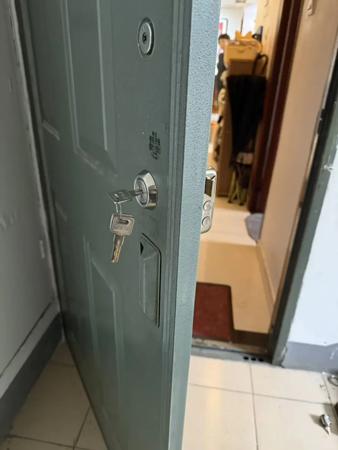 换一套老式盒子锁