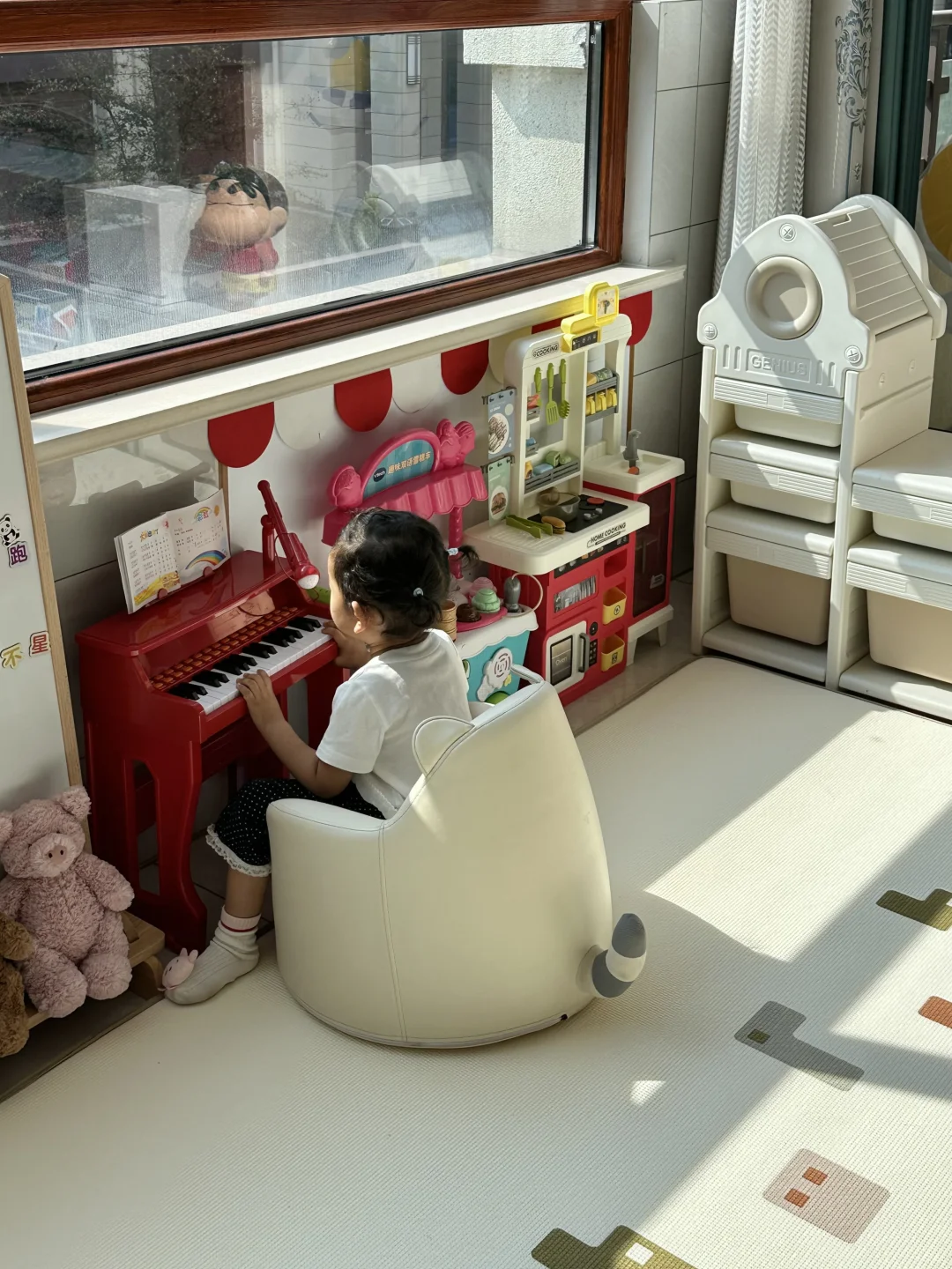 巴掌大的阳台装满了女儿的快乐