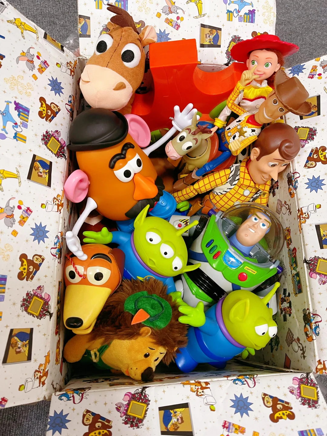 好想把这箱玩具寄给儿时的我