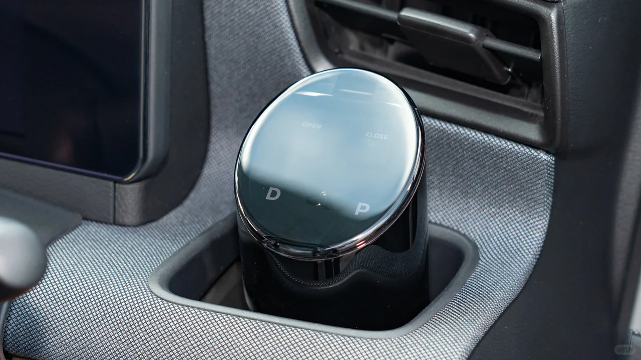 日产太阳能电池版，一年发电3000公里！