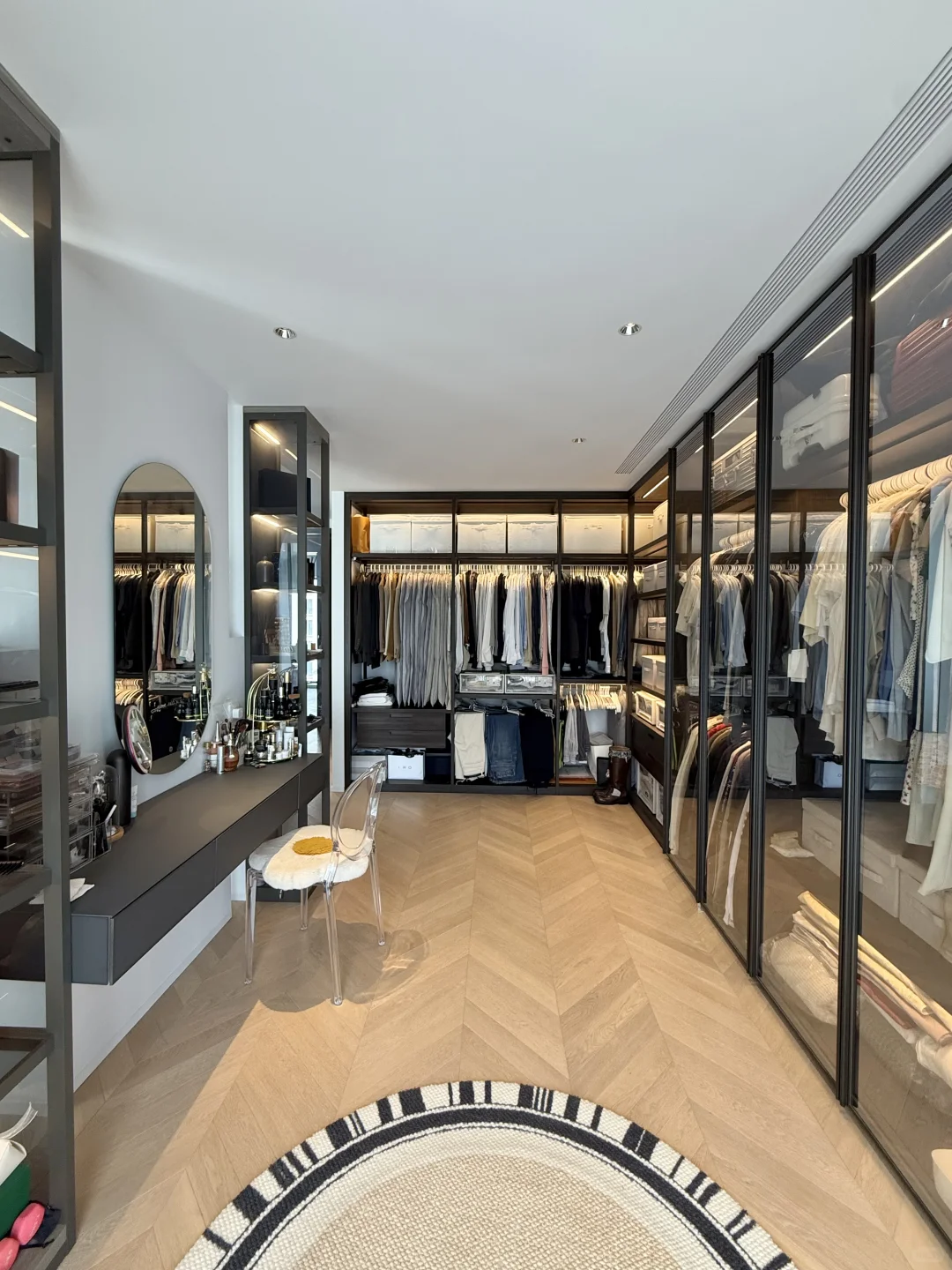 衣帽间这样设计 收纳直接翻倍！