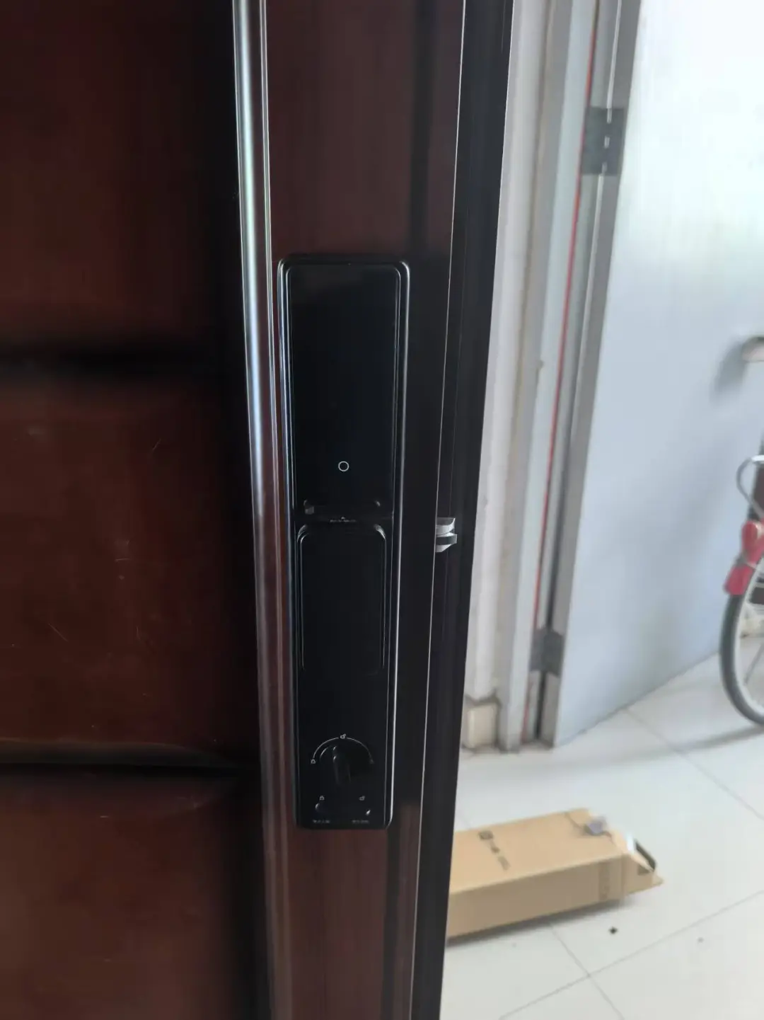 这款带监控的智能锁让小偷无处遁形